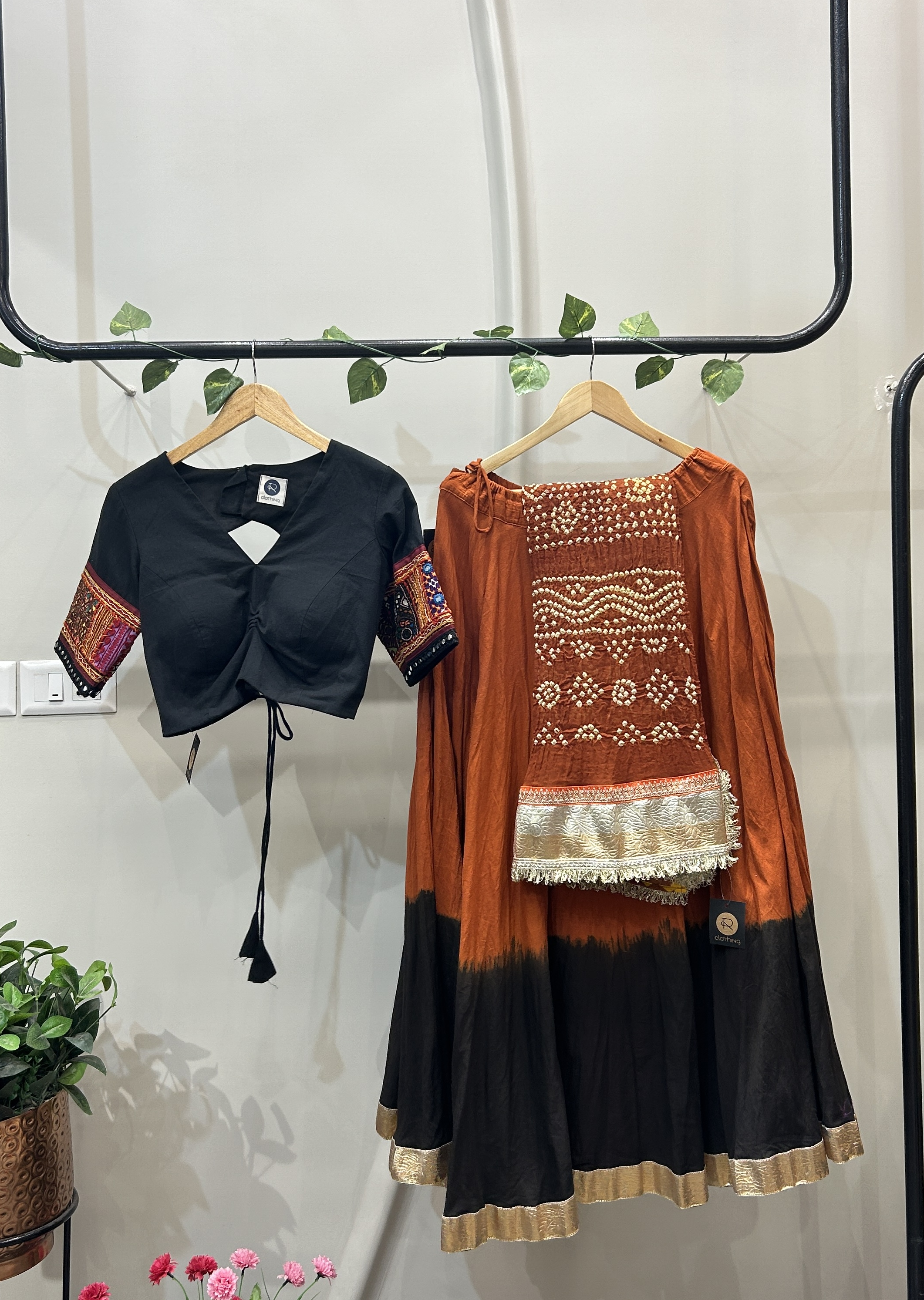 ORENGE &  DARK BROWN